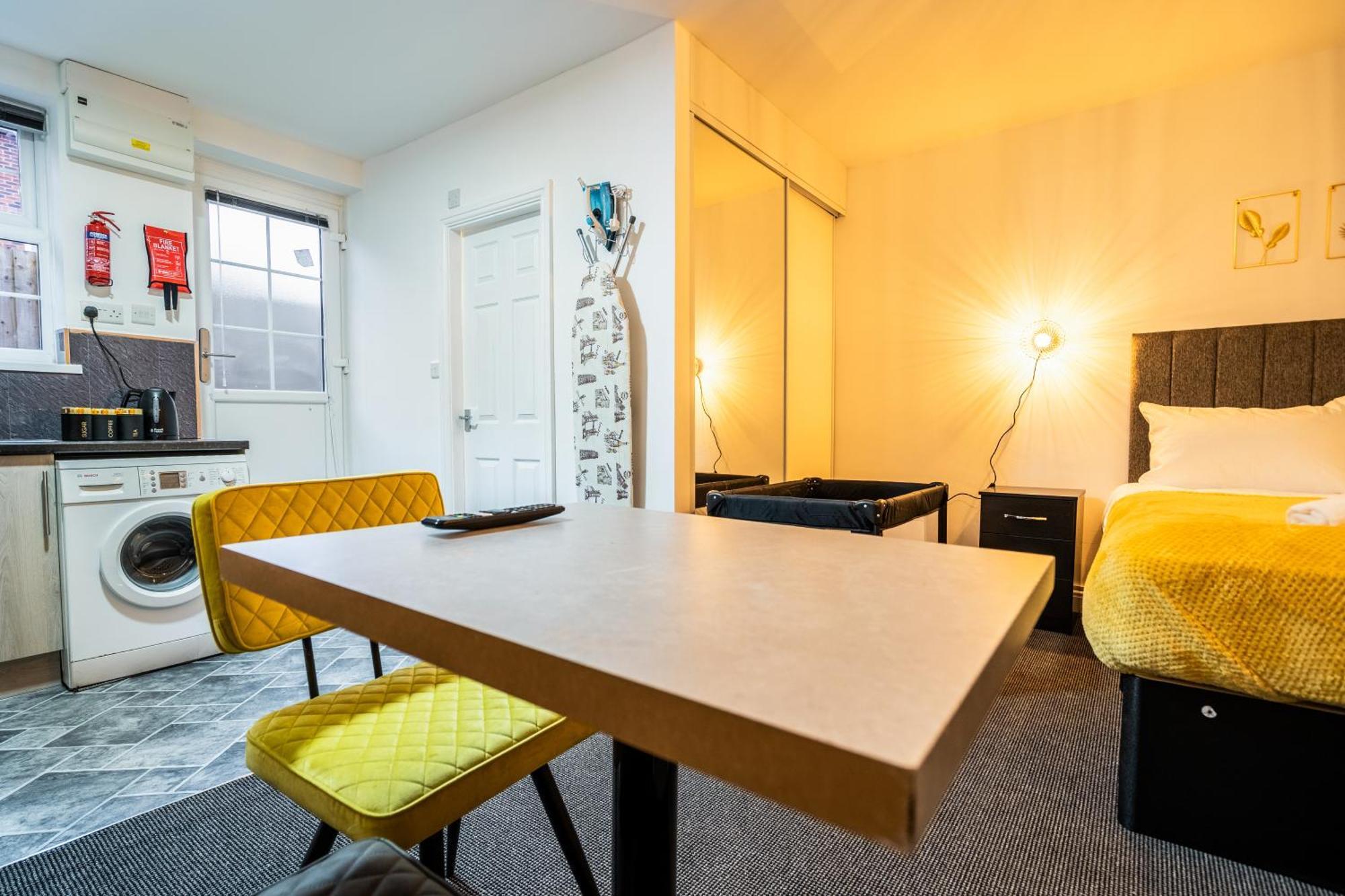 Kunda House In Tyseley Apartamento Birmingham Exterior foto