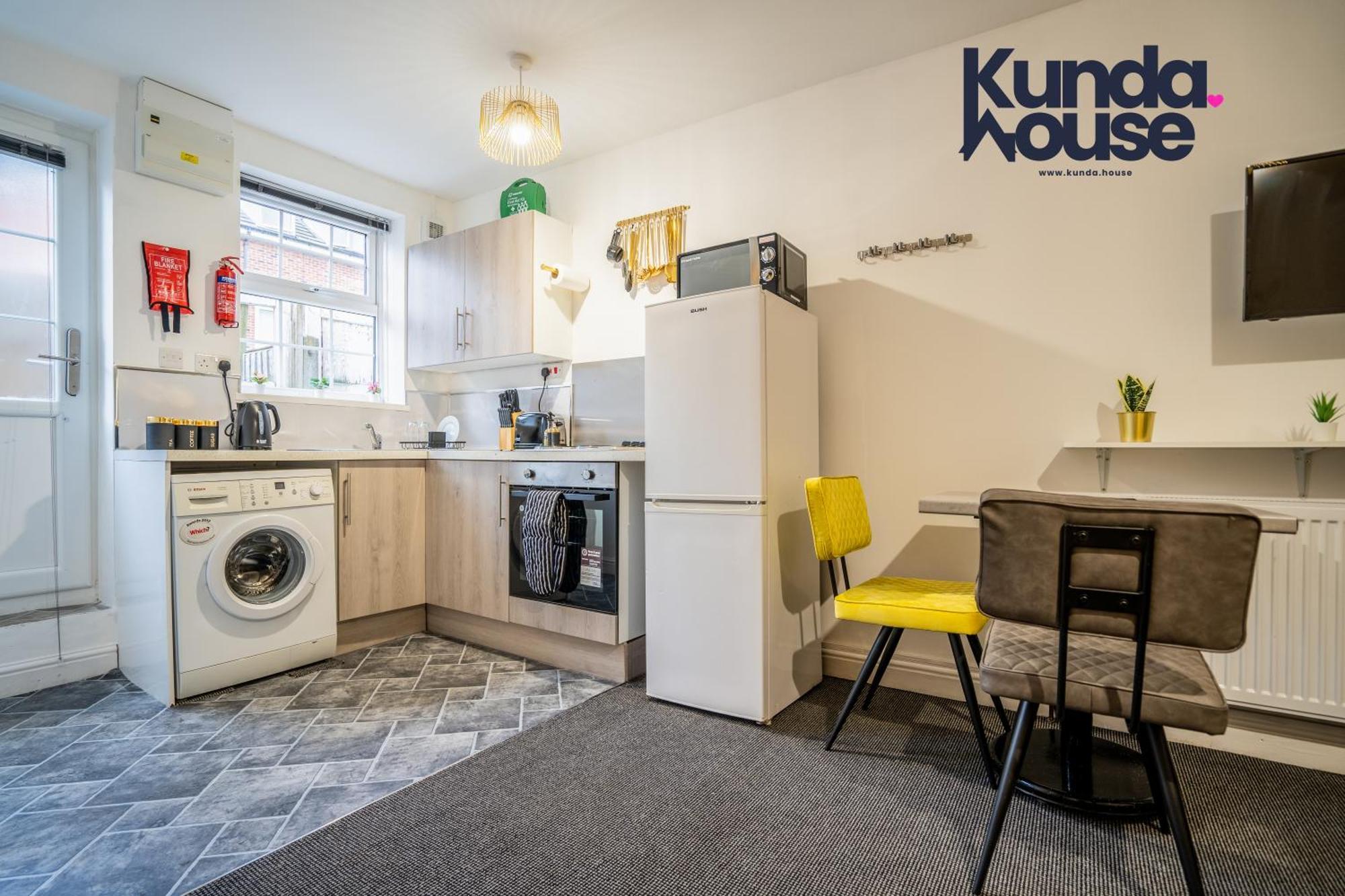 Kunda House In Tyseley Apartamento Birmingham Exterior foto
